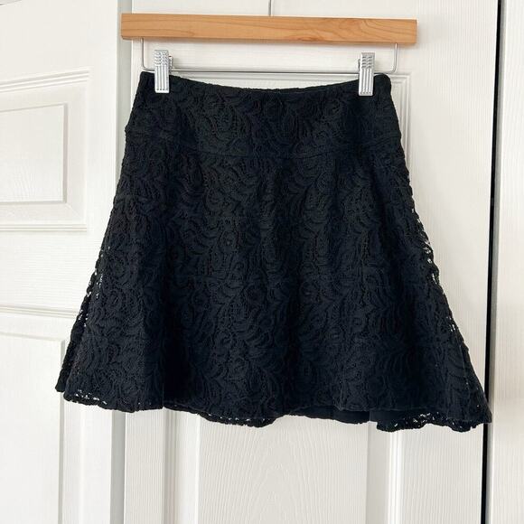NWT Express Black Lace A-Line Mini Skater Skirt Women’s Size 00 Cotton Blend - Picture 2 of 5